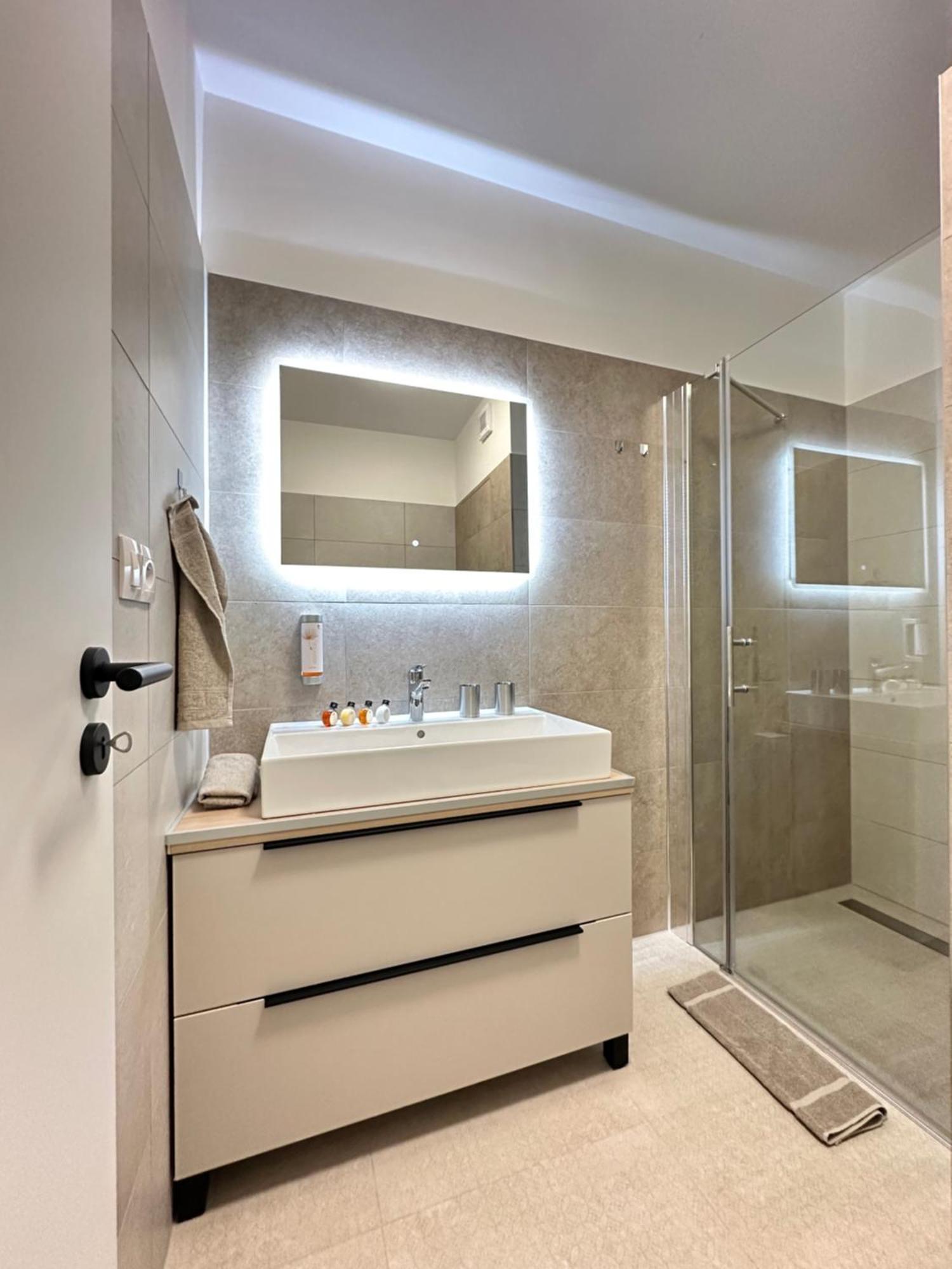 Trendy Apartment Trenčín Екстериор снимка